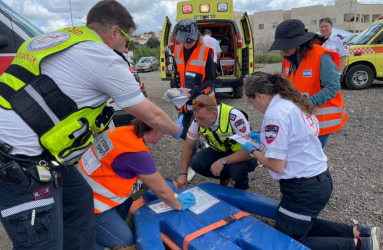 MDA paramedics lead a project drill with community volunteers. Photo Credit: AFMDA via jewishpres